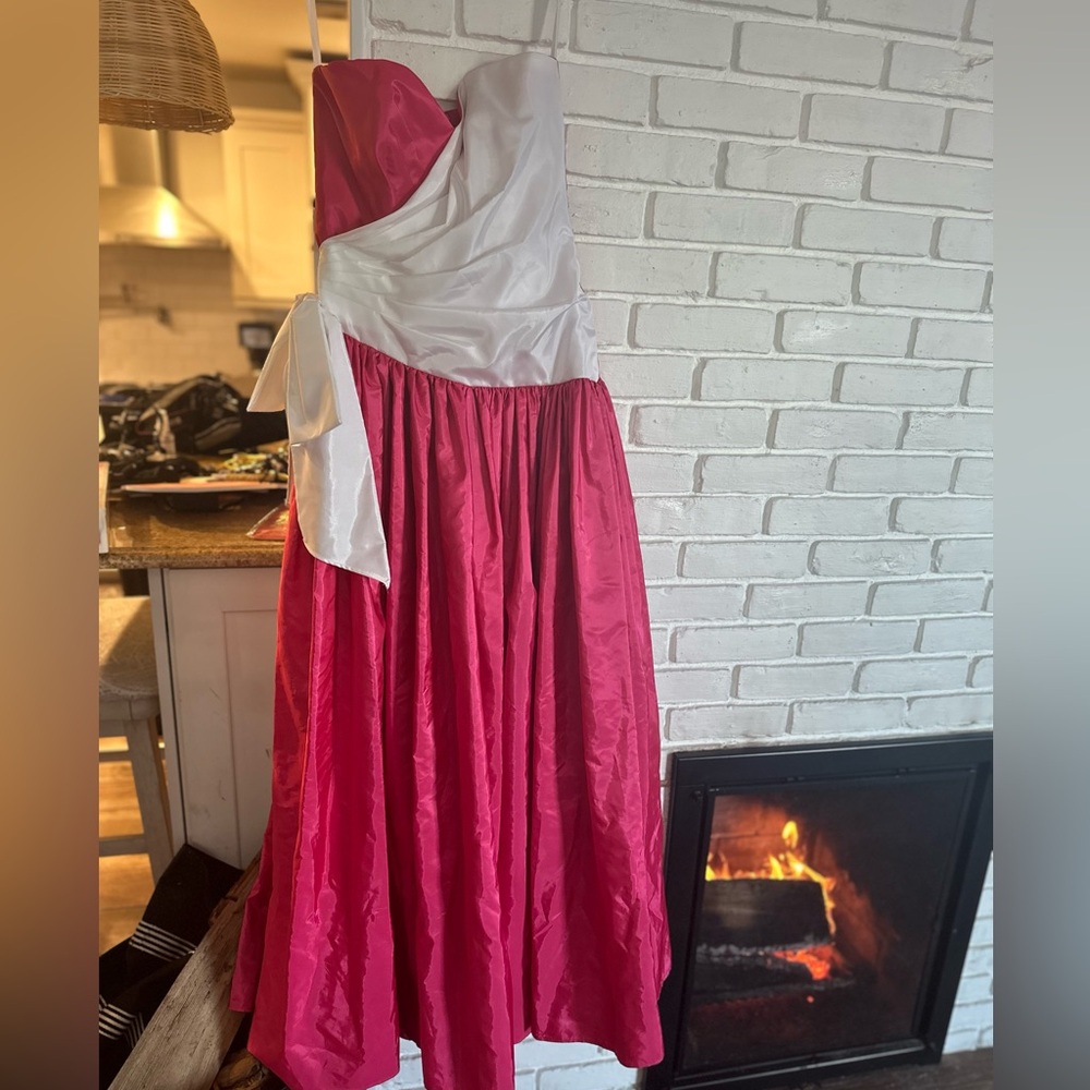 Pink & white vintage 1980’s dress